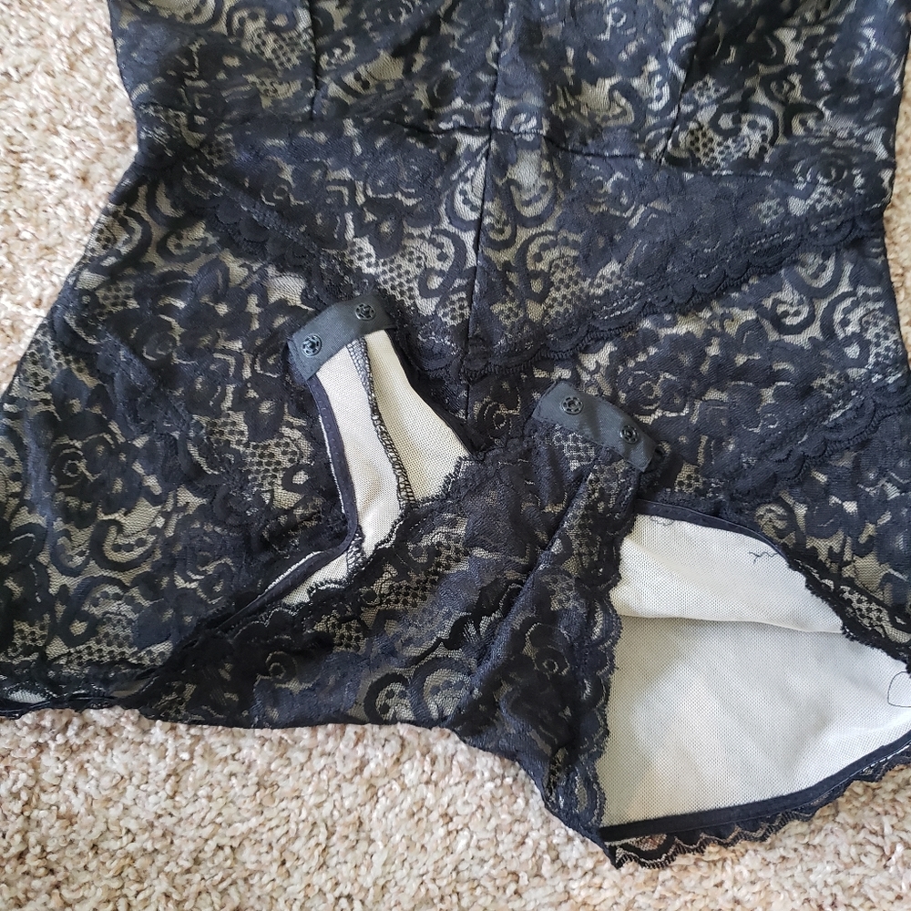 Lulus Lace Bodysuit - Picture 2 of 6